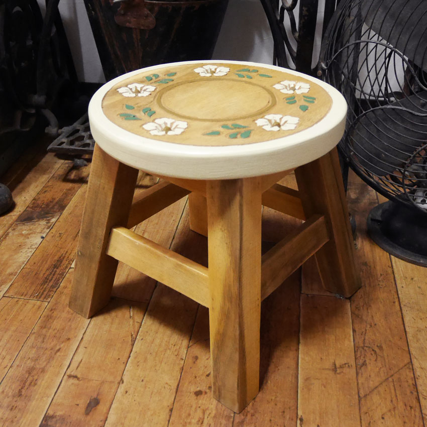 ウッドスツール コロネット 椅子　ラウンドスツールハワイアン　ガーデニング雑貨